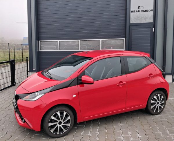 Toyota-Aygo-2017-001