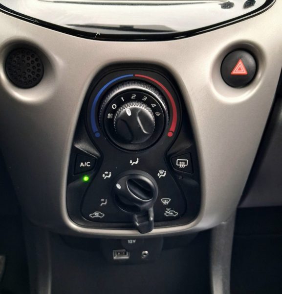 Toyota-Aygo-2017-018